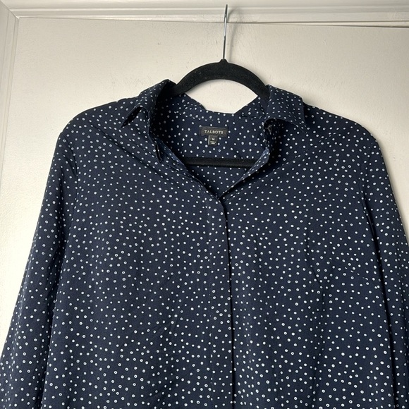 EUC Talbots Navy Hidden Button Down Business Casual Blouse Size Medium - Picture 2 of 8